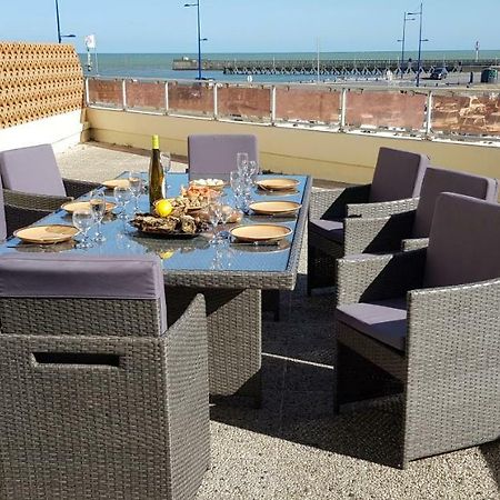 Appartement Vue Sur Mer Et Port Grandcamp-Maisy Exterior photo