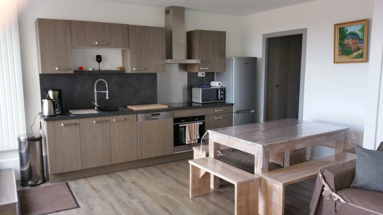 Appartement Vue Sur Mer Et Port Grandcamp-Maisy Exterior photo